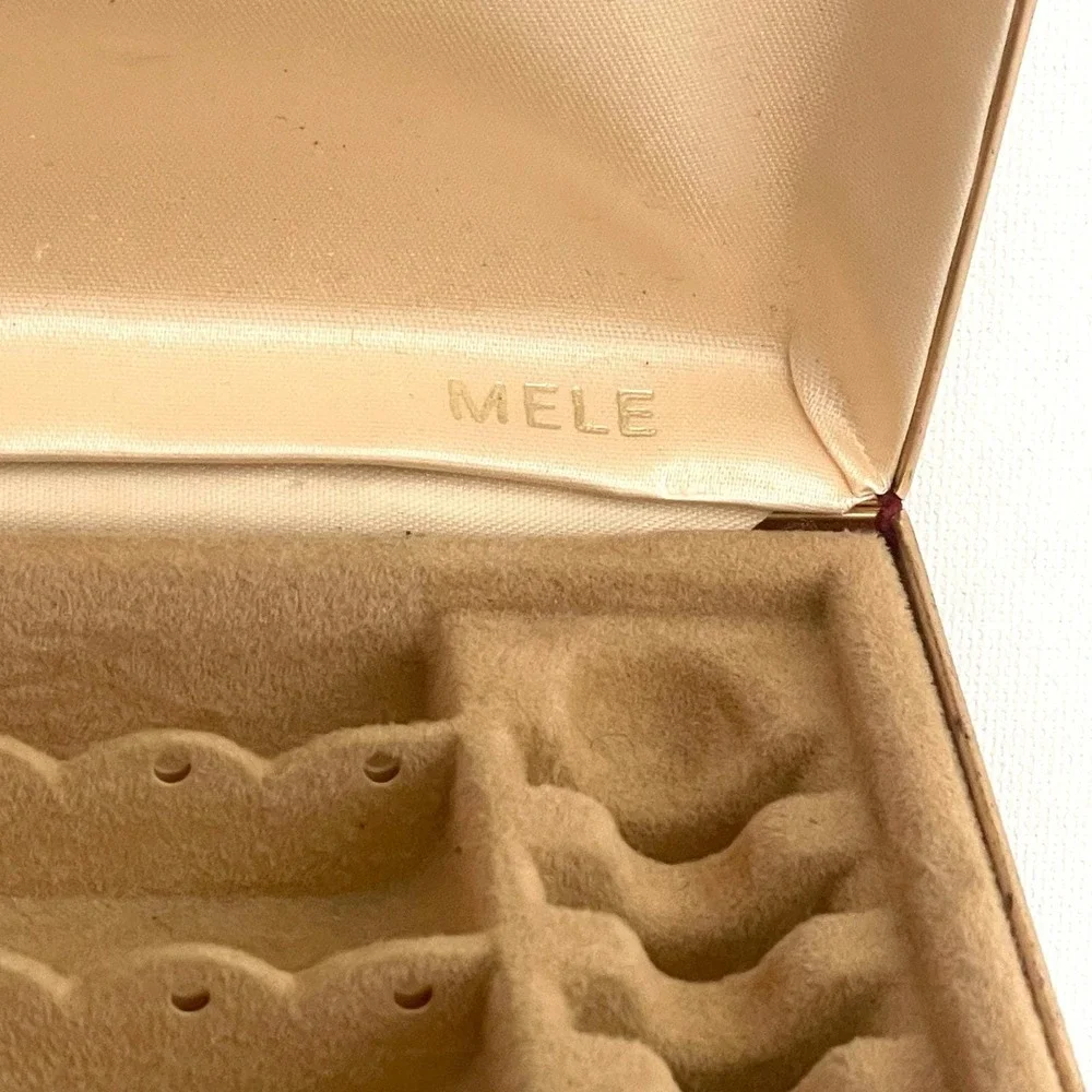 Vintage Mele Red Velvet Jewelry Travel Case Gold Tone Trim Clamshell Organizer‎